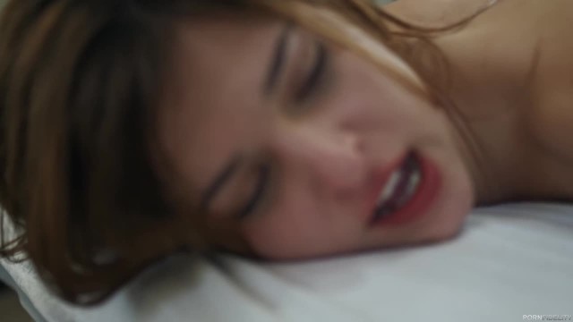 Жопастая худышка трахается с массажистом