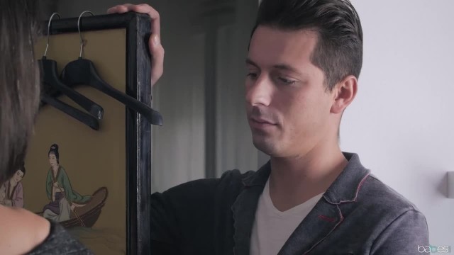 Красивая телка поделилась парнем с подругой